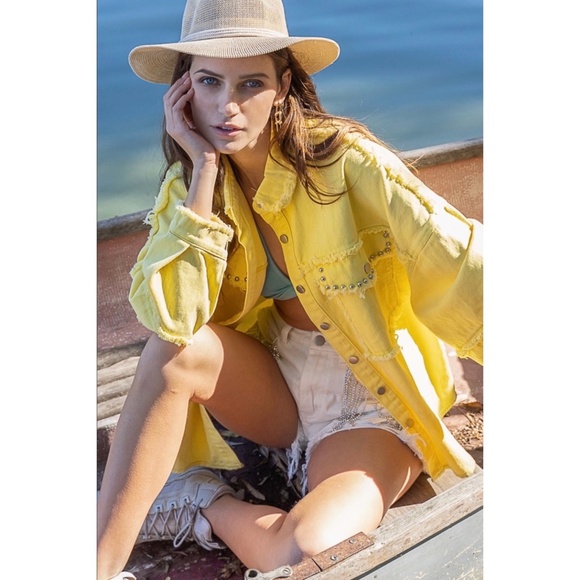 POL Yellow Raw Edge Reverse Seam Denim Shacket - Picture 2 of 8